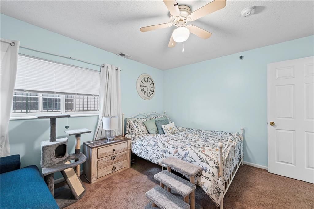 6826 N Olive Street — photo 8