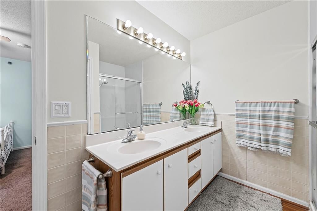 6826 N Olive Street — photo 9