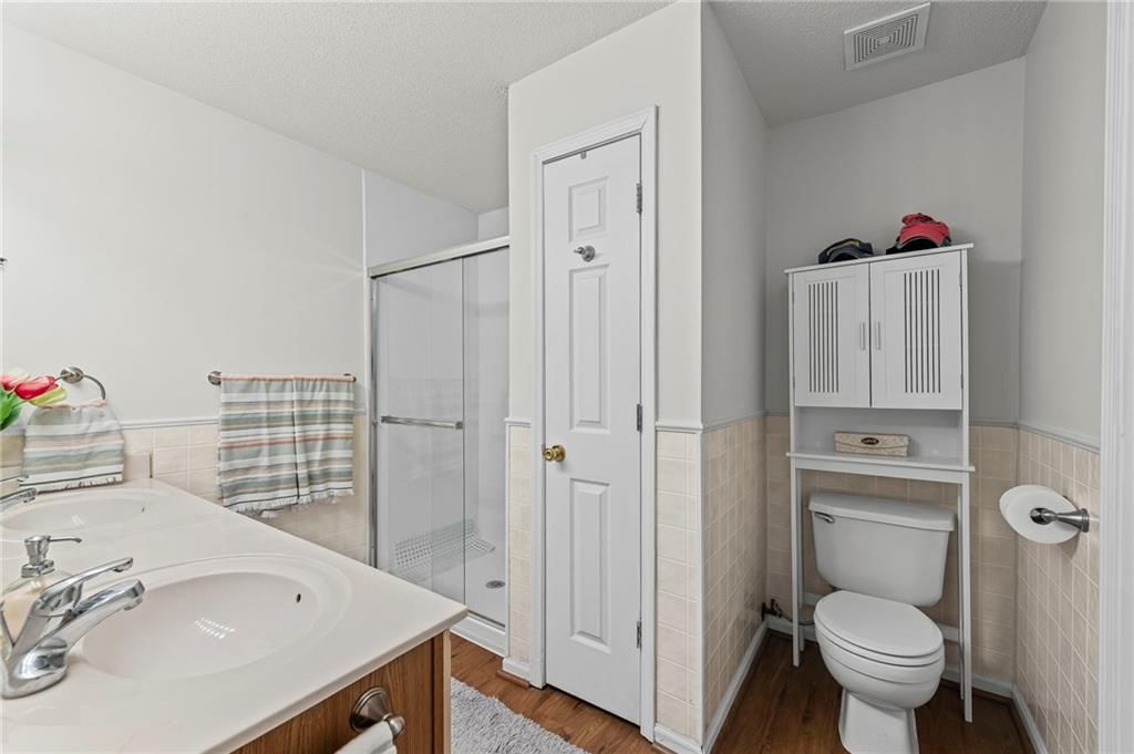 6826 N Olive Street — photo 10