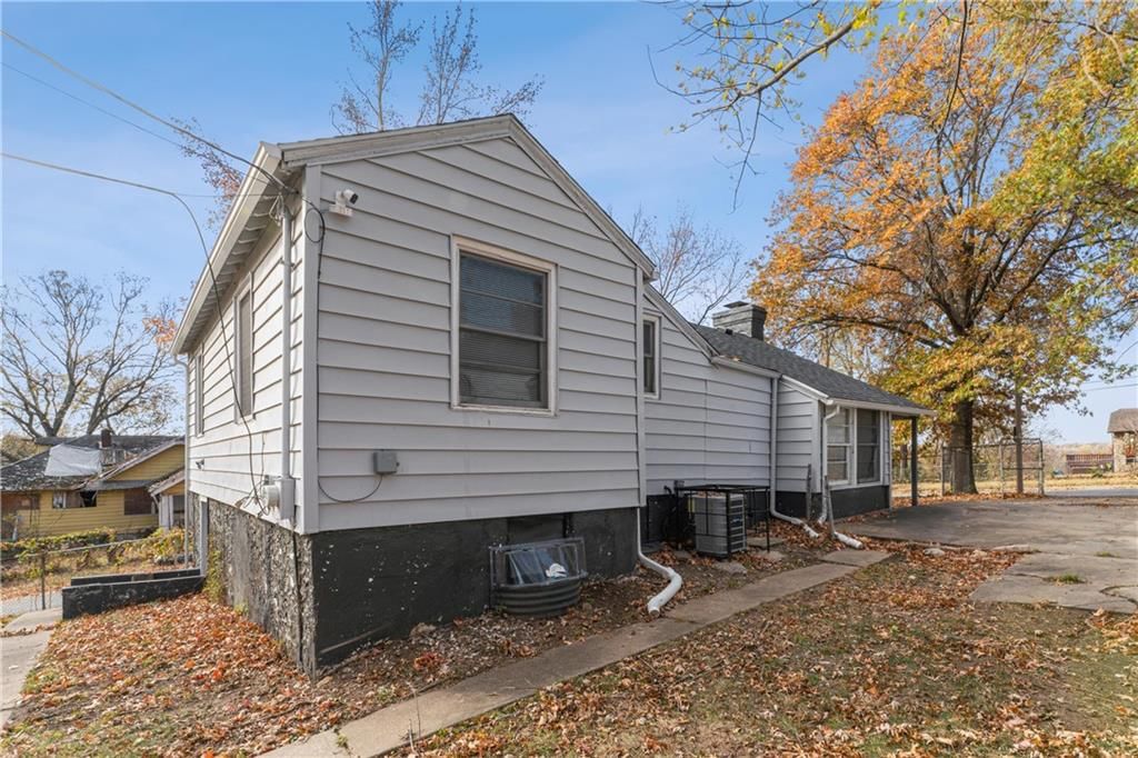 5000 E 39th Terrace — photo 31