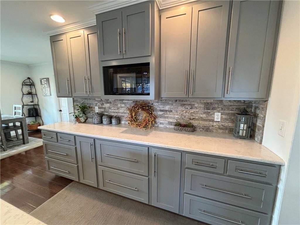 611 W Quincy Street — photo 12
