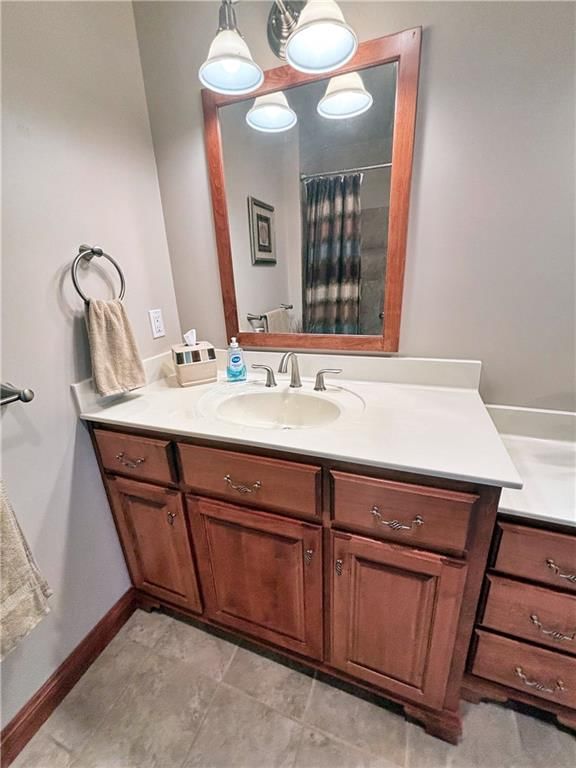 611 W Quincy Street — photo 44