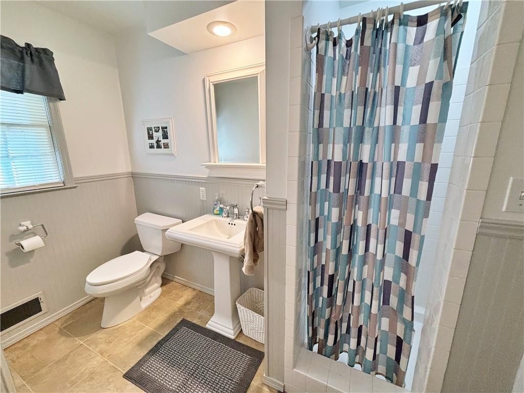 611 W Quincy Street — photo 53