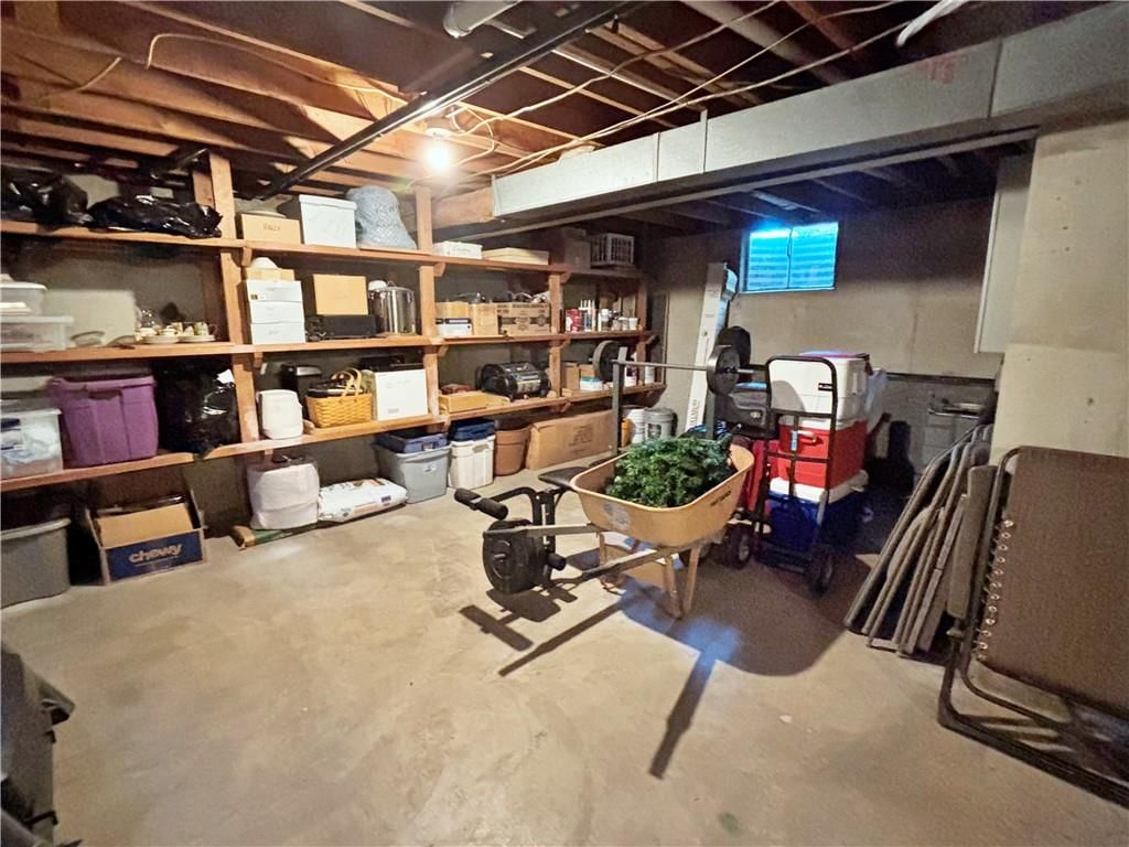 611 W Quincy Street — photo 63