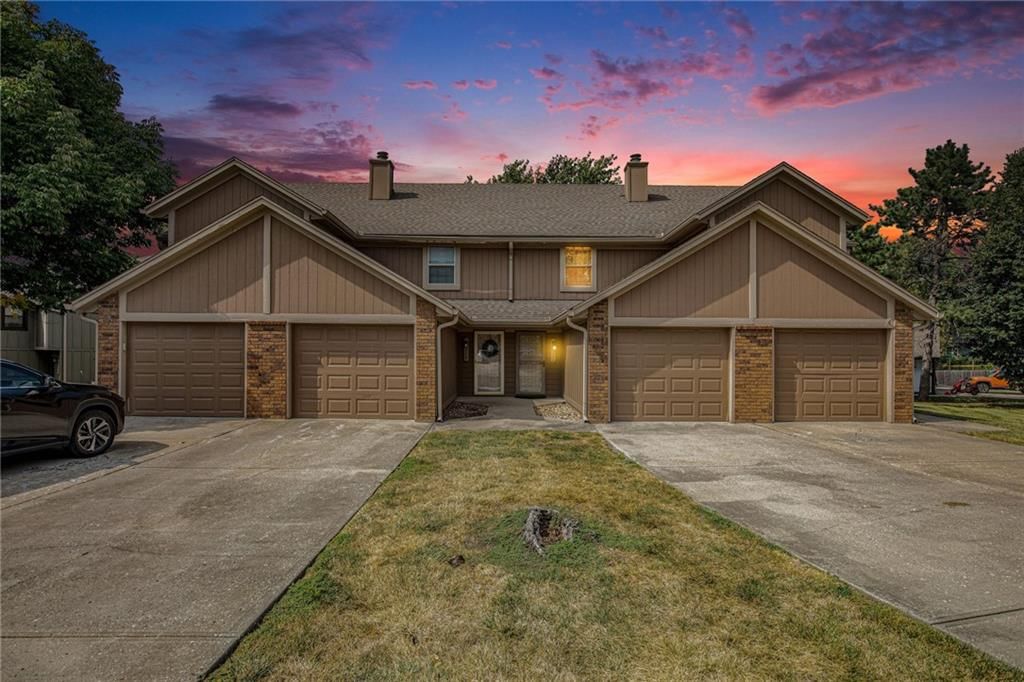 226 SW Pinetree Lane, Lee's Summit, MO