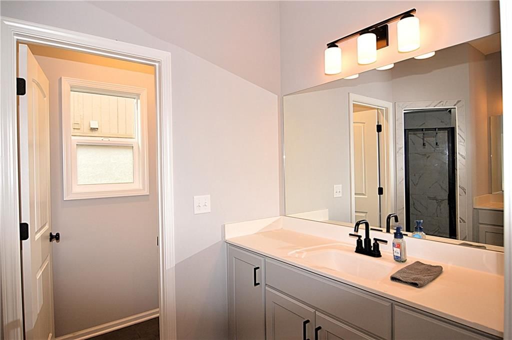 1607 NE Crumley Street — photo 14