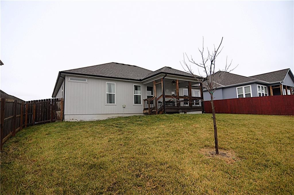 1607 NE Crumley Street — photo 29