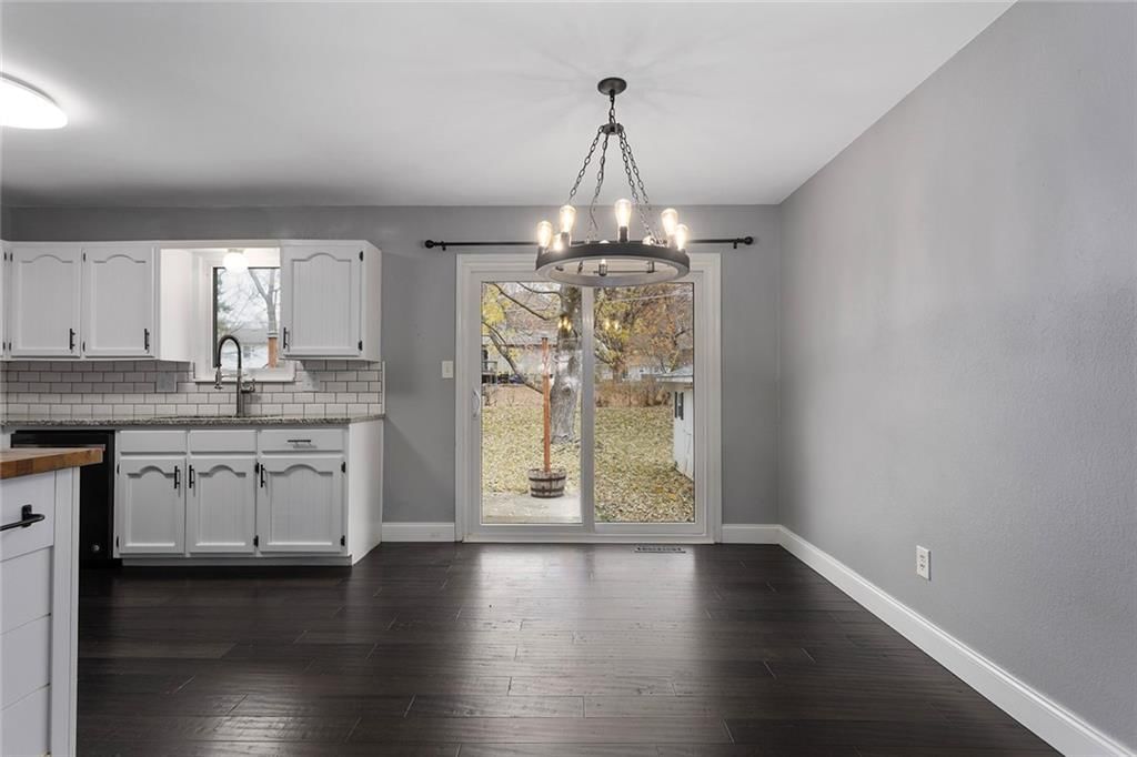 109 SE CASTLEROCK Drive — photo 5
