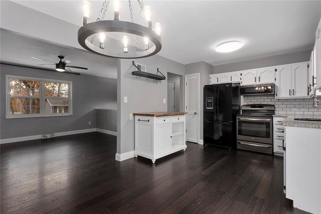 109 SE CASTLEROCK Drive — photo 7
