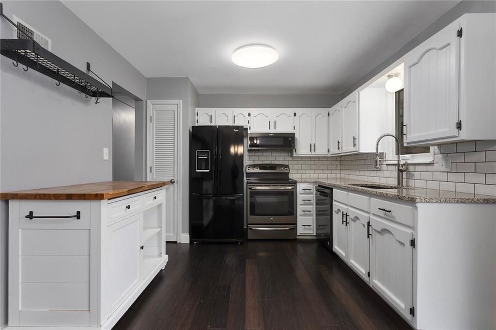 109 SE CASTLEROCK Drive — photo 8