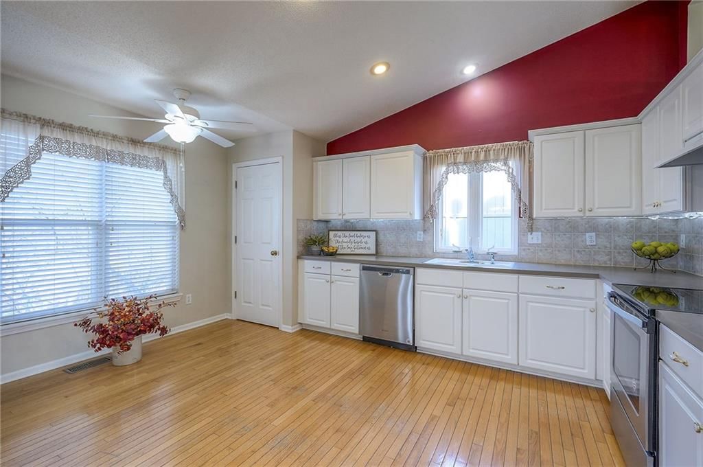 15436 W 155th Terrace — photo 12
