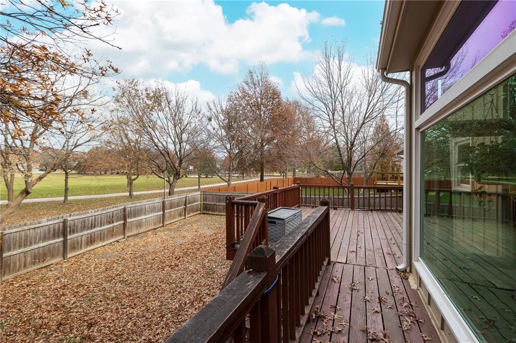15646 W 149th Terrace — photo 33