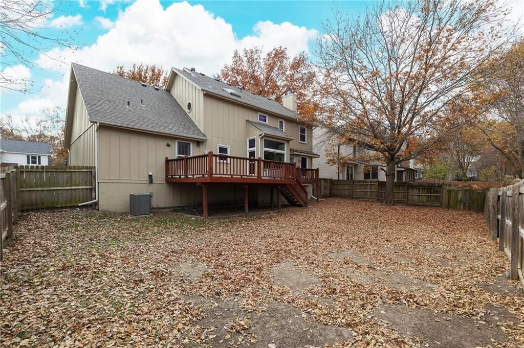 15646 W 149th Terrace — photo 35