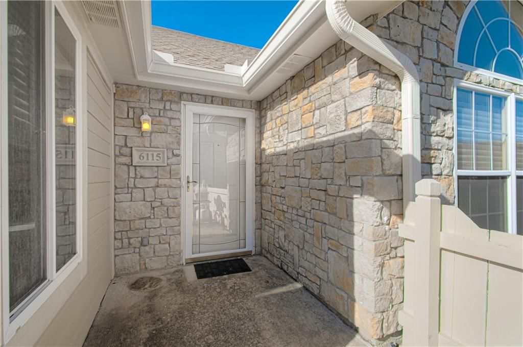 6115 NE Kensington Drive — photo 2