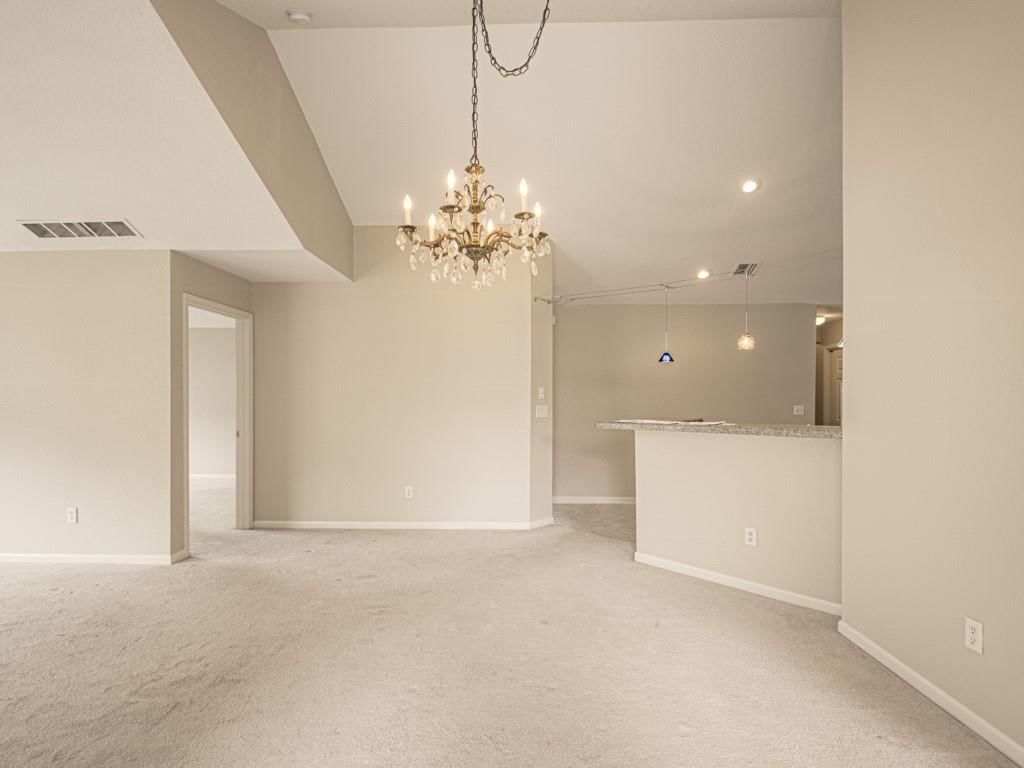 6115 NE Kensington Drive — photo 8