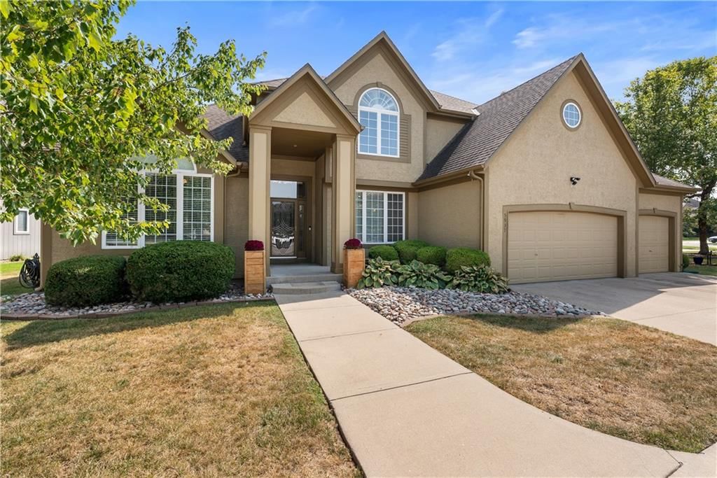 5937 NE HIDDEN VALLEY Drive, Lee's Summit, MO