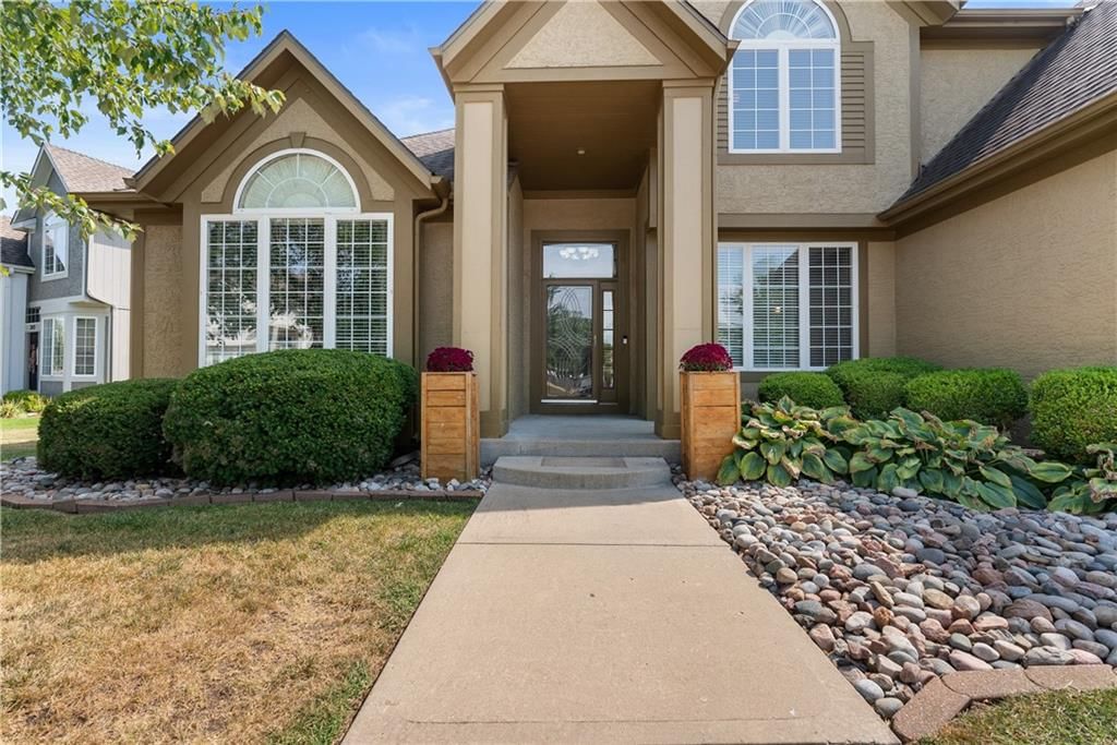 5937 NE HIDDEN VALLEY Drive — photo 2