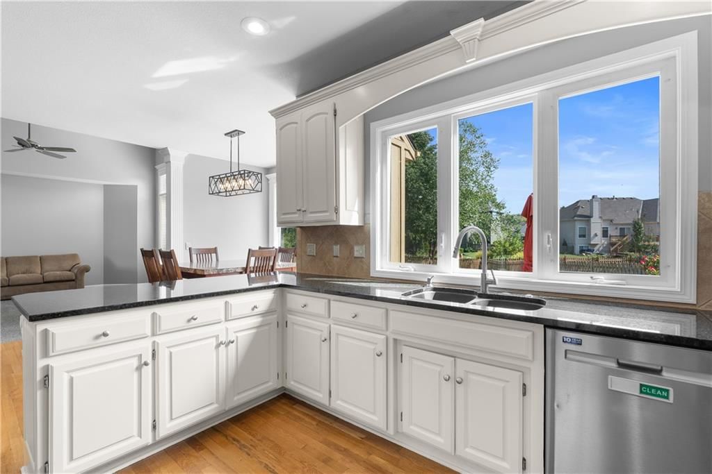 5937 NE HIDDEN VALLEY Drive — photo 18