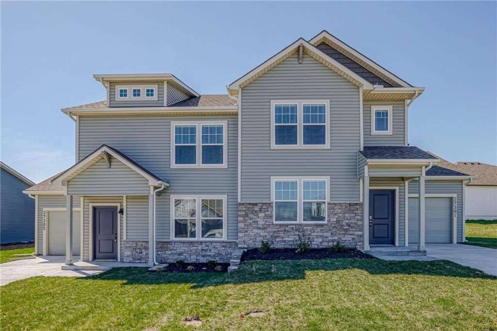 27307 Acacia Drive, Lee's Summit, MO