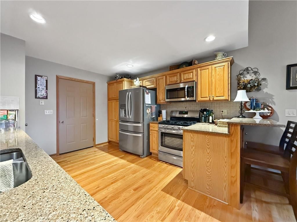 905 Elm Street — photo 8