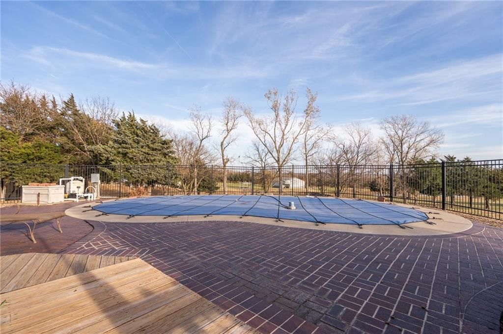 1104 E Park Road — photo 45