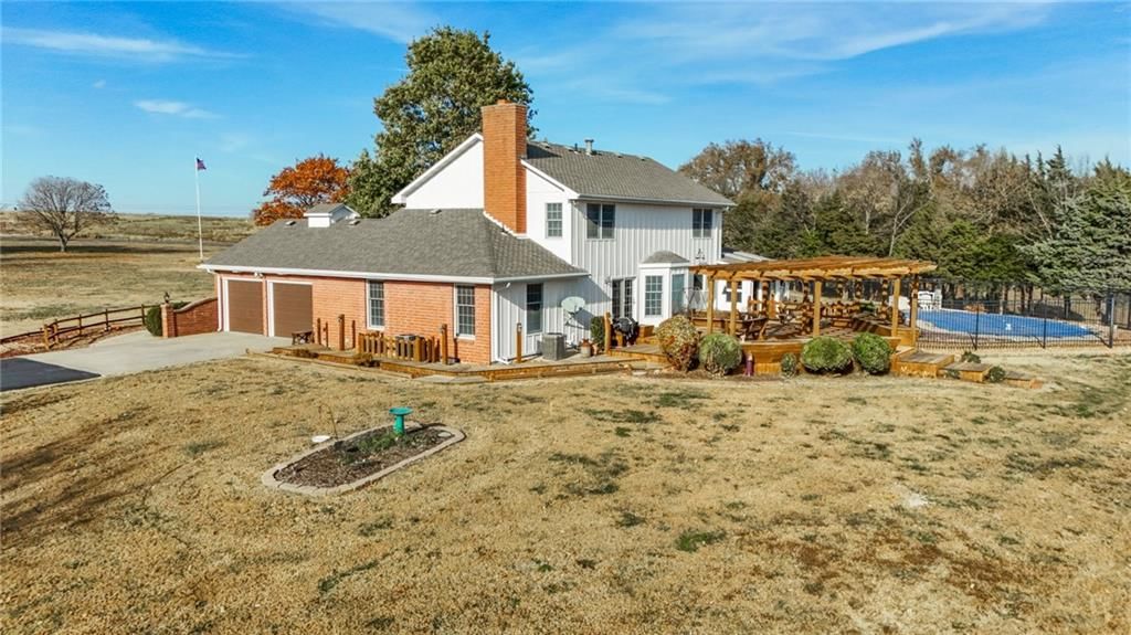1104 E Park Road — photo 48