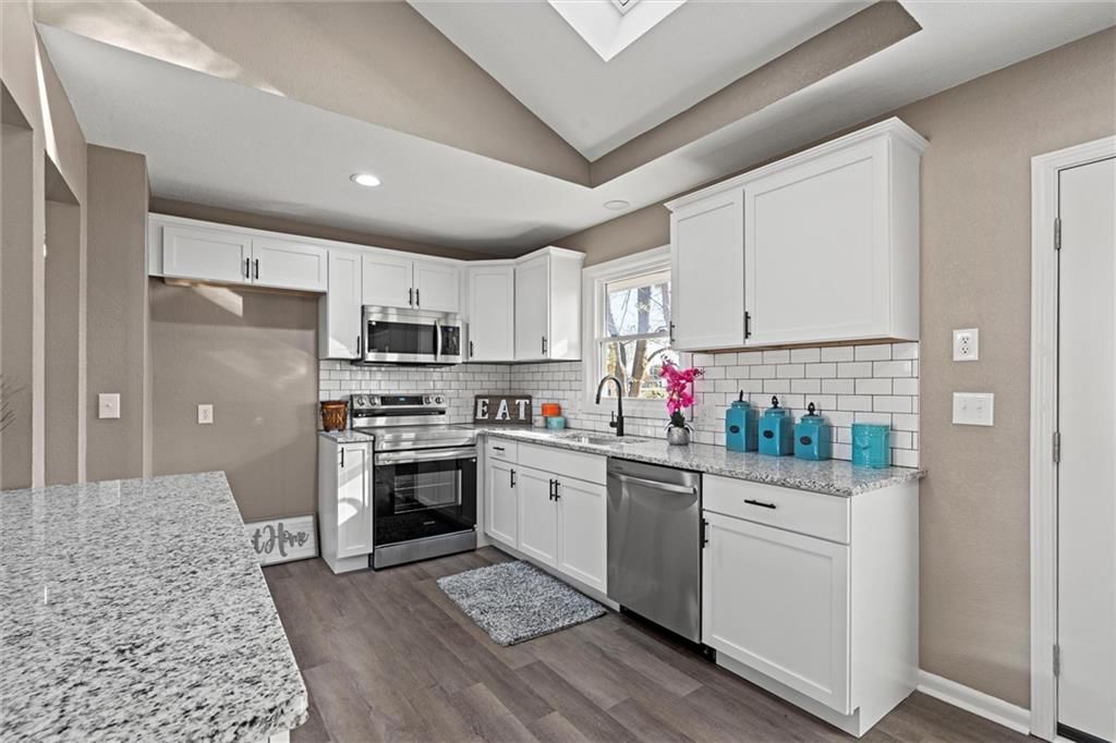 121 SW 21st Street — photo 7