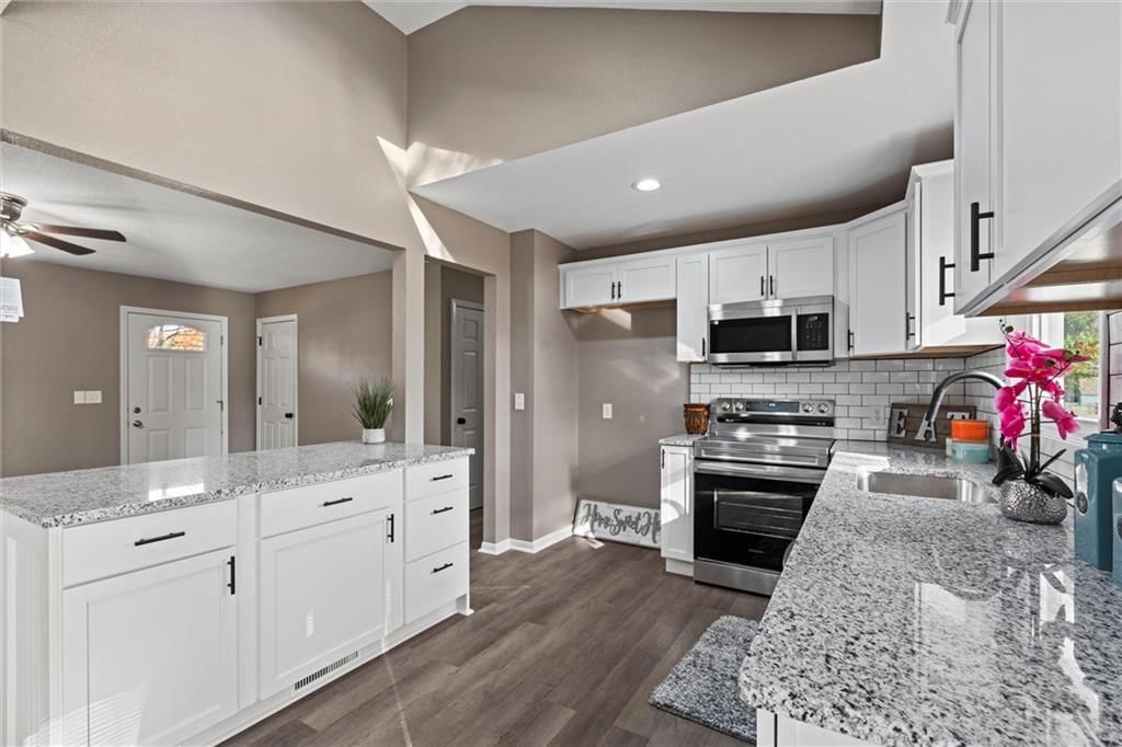 121 SW 21st Street — photo 8