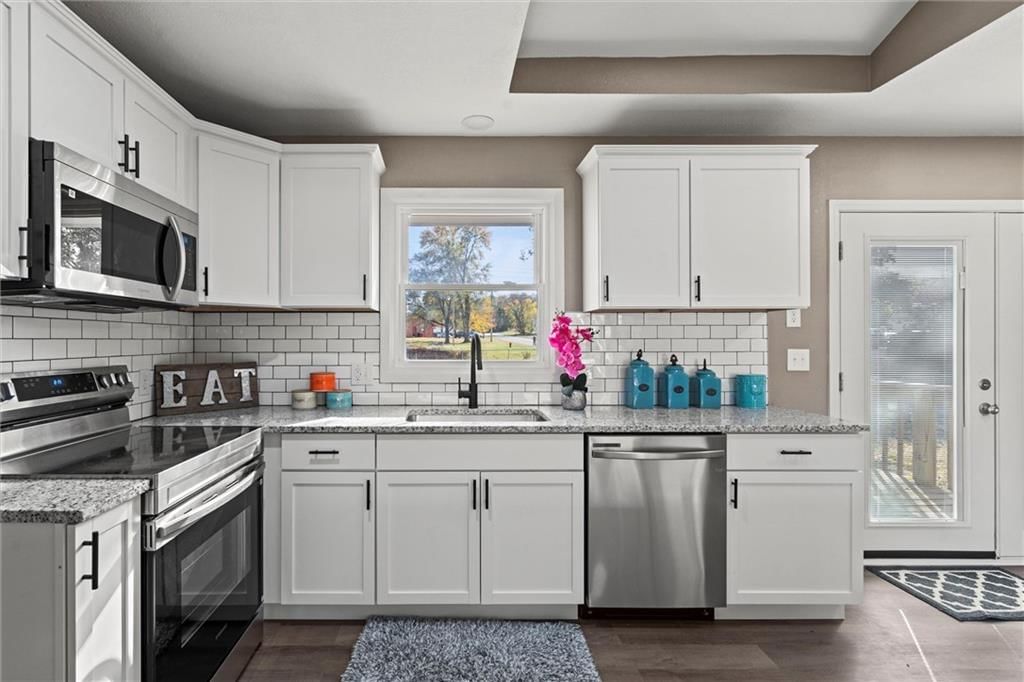 121 SW 21st Street — photo 9