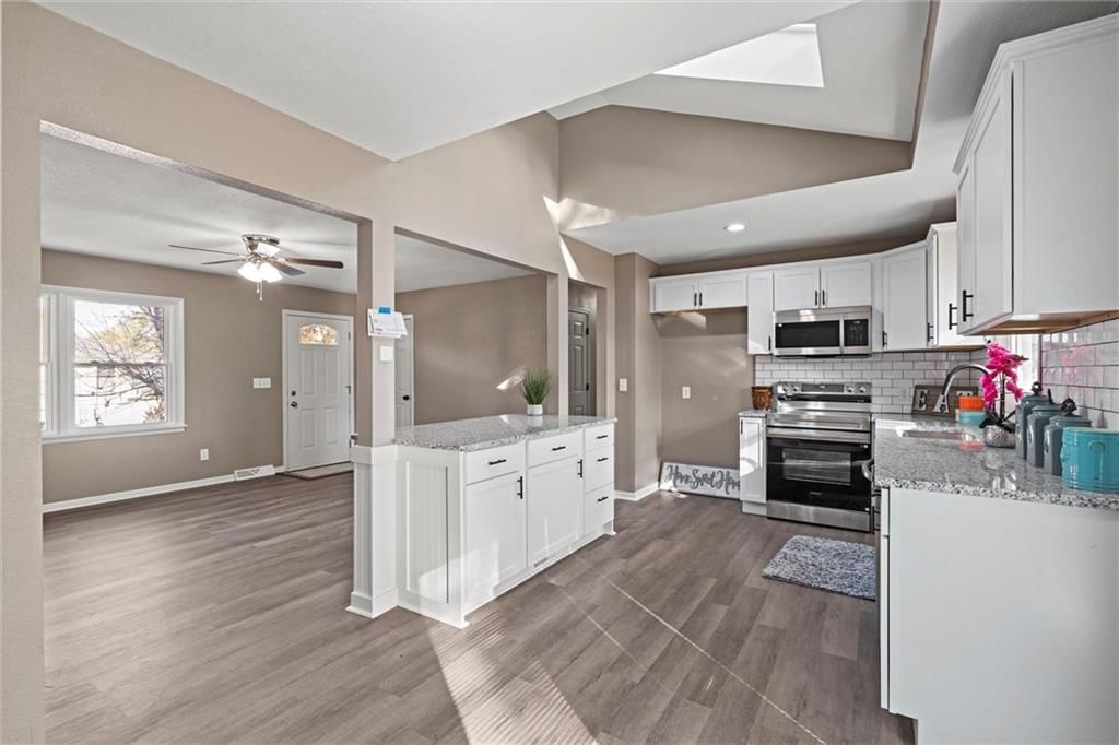 121 SW 21st Street — photo 10