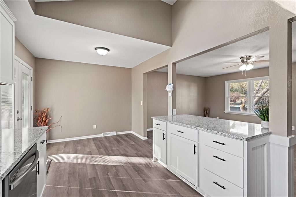 121 SW 21st Street — photo 11