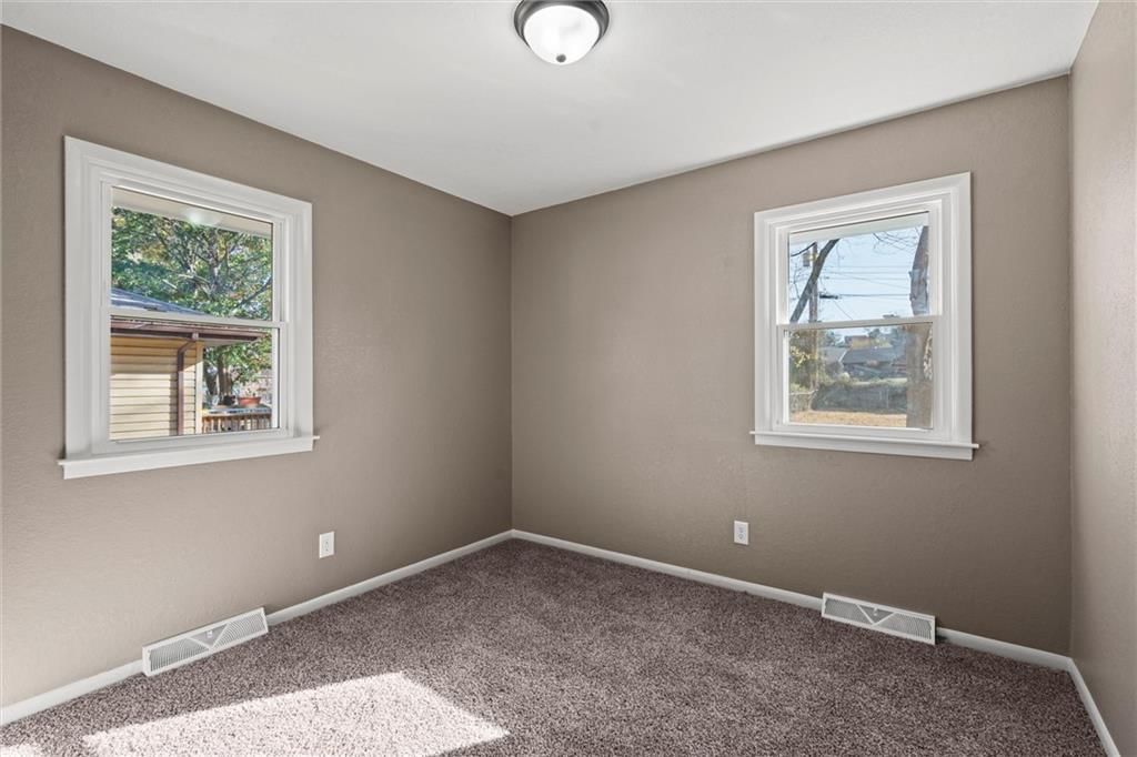 121 SW 21st Street — photo 13