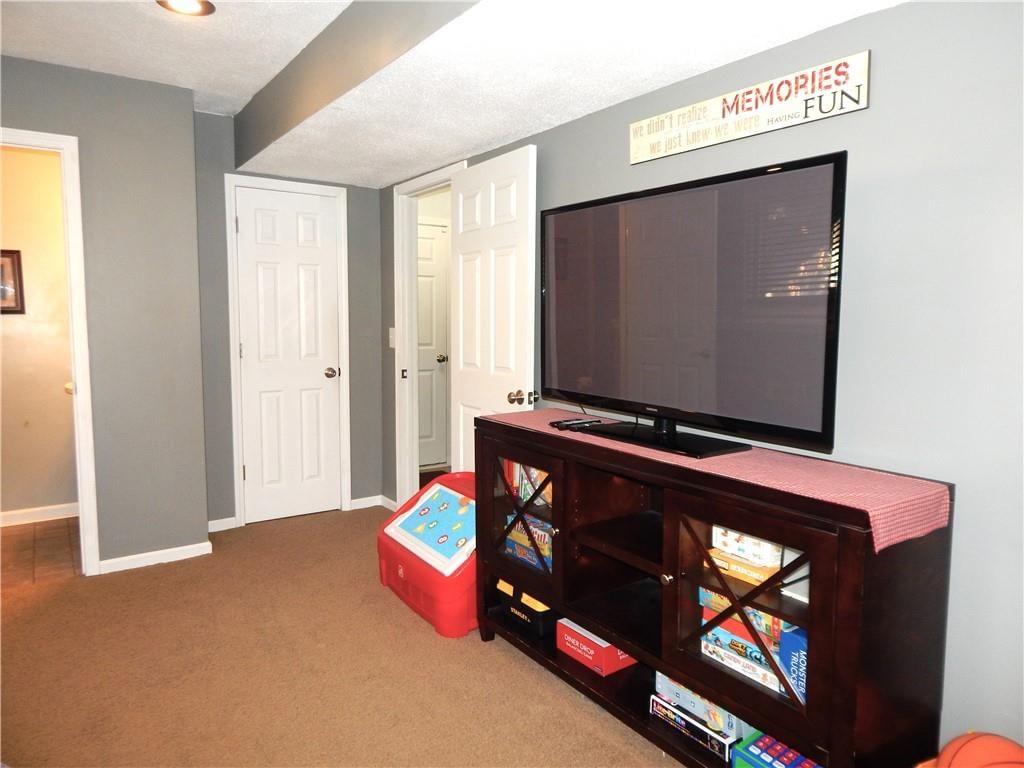 11515 N DITZLER Avenue — photo 40