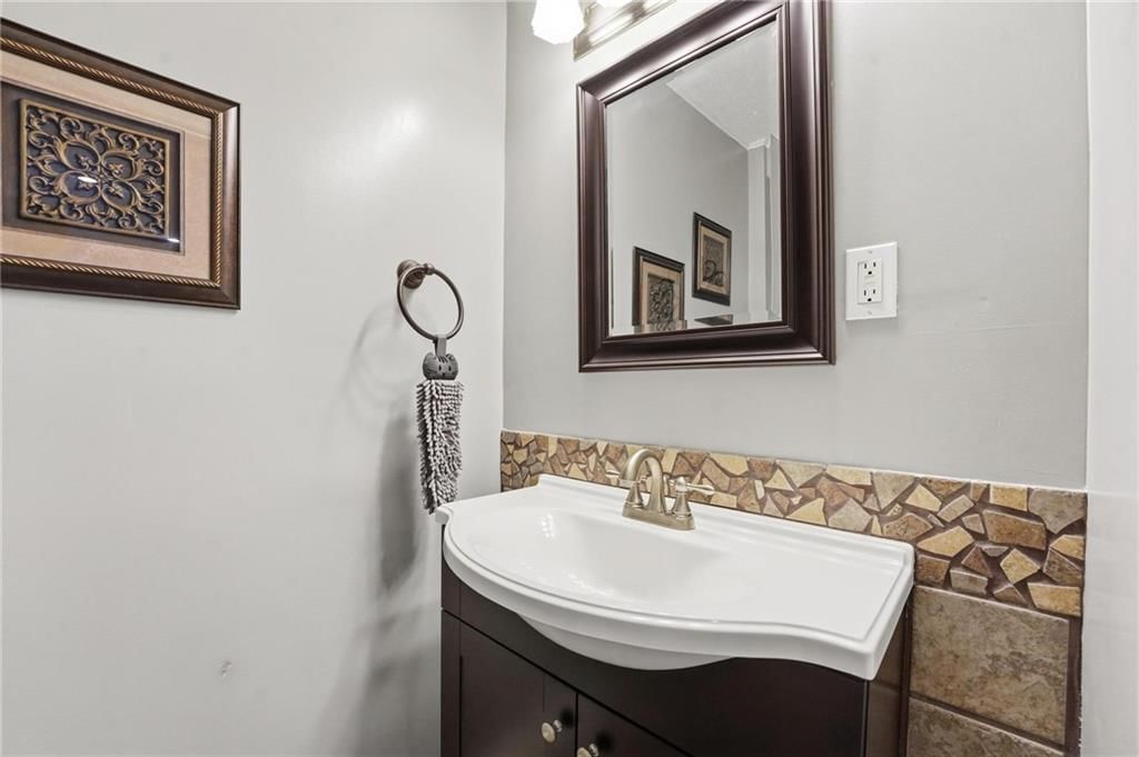 11515 N DITZLER Avenue — photo 43