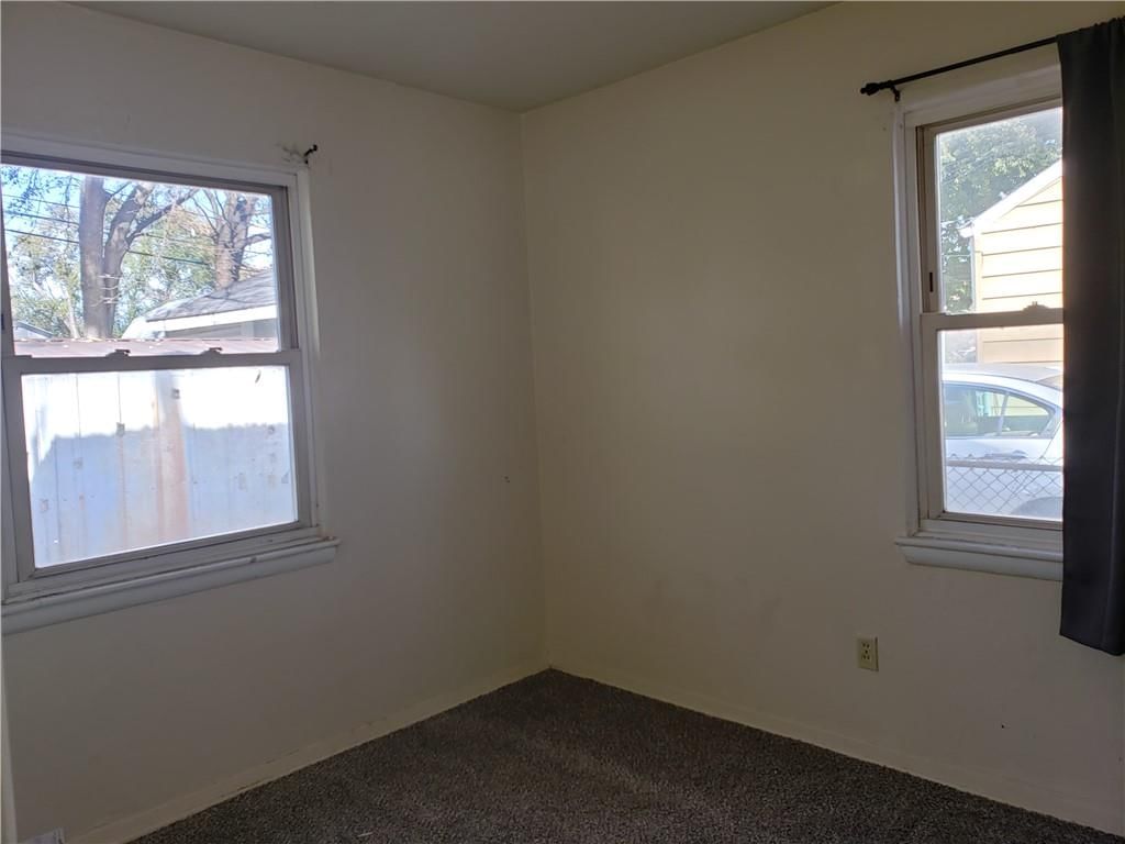 Photo 8 of 12 - 4718 Woodend Avenue