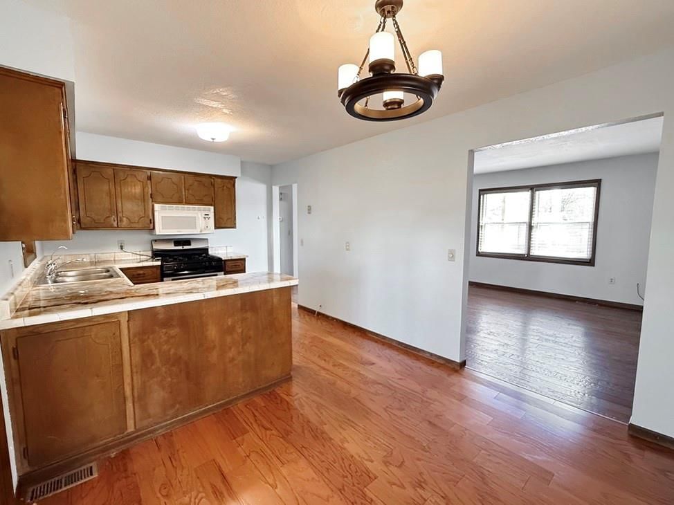 710 S Park Street — photo 10
