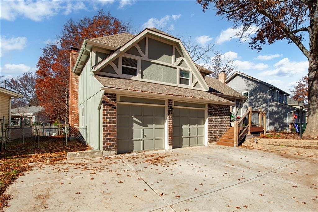 1631 S Kenwood Street — photo 2