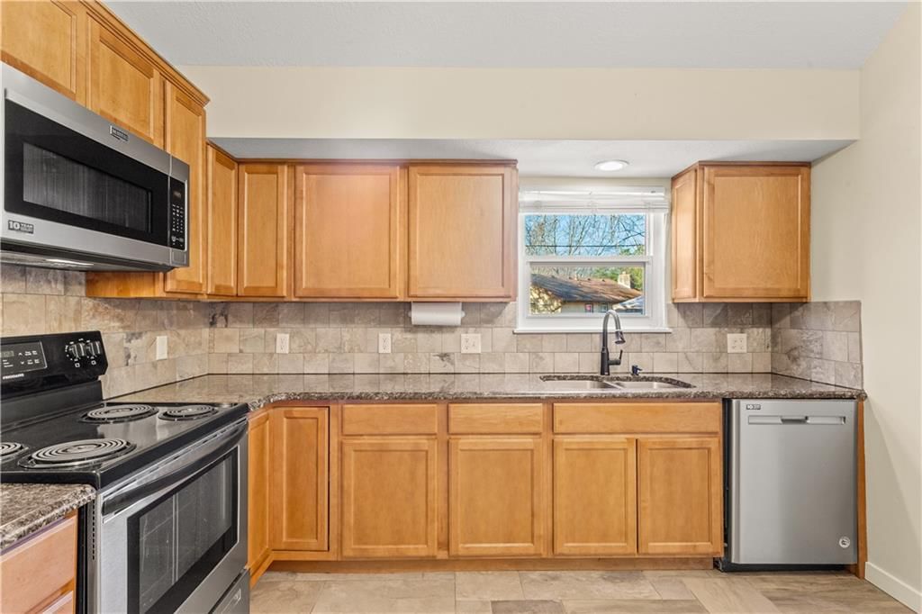 1631 S Kenwood Street — photo 10