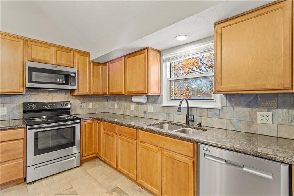 1631 S Kenwood Street — photo 11
