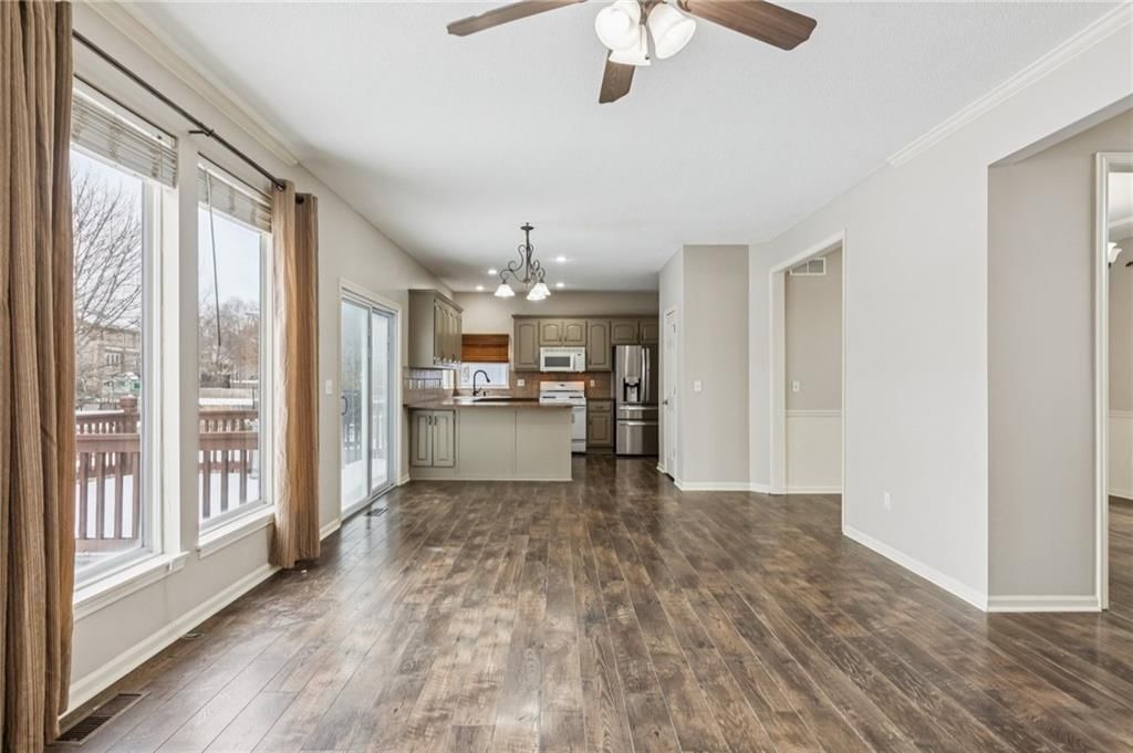 12118 S Monroe Street — photo 11