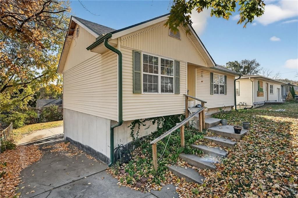 3715 N Euclid Avenue — photo 3