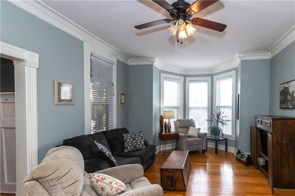 402 N Leonard Street — photo 15