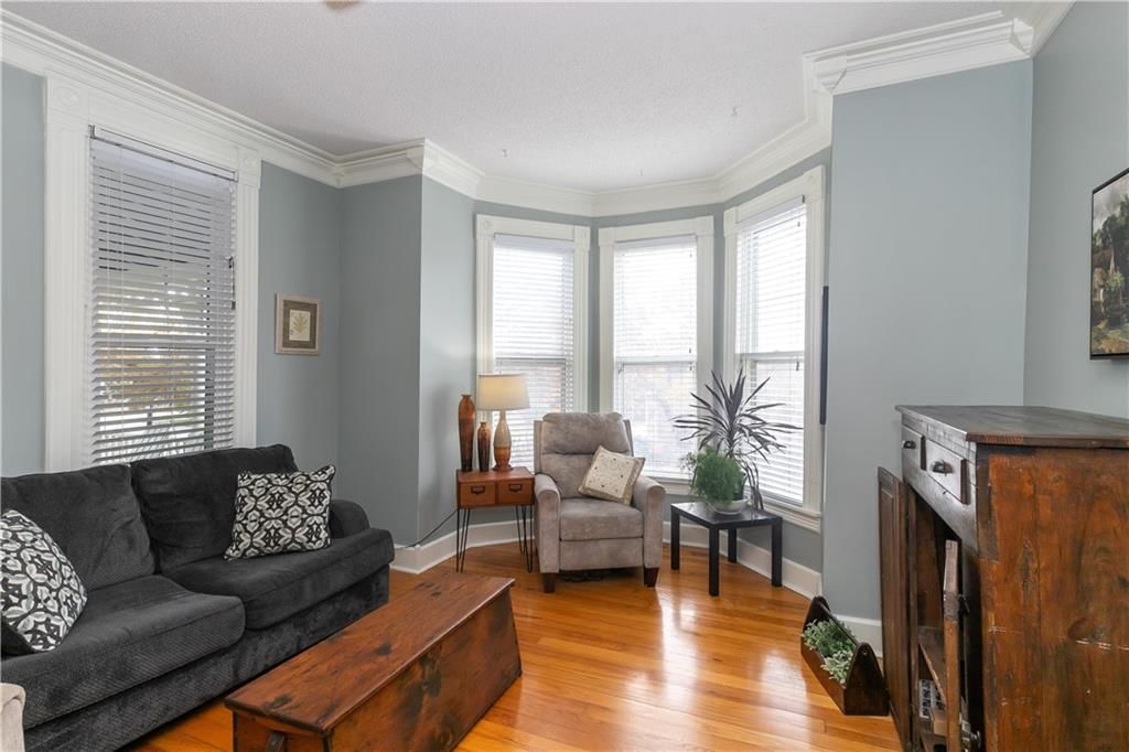 402 N Leonard Street — photo 16