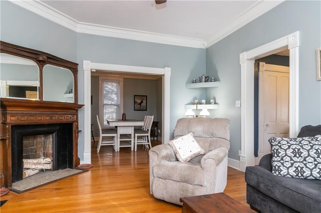 402 N Leonard Street — photo 17