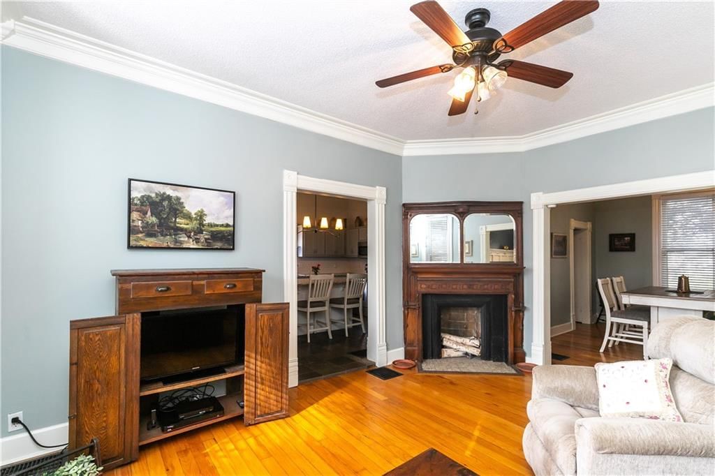 402 N Leonard Street — photo 19