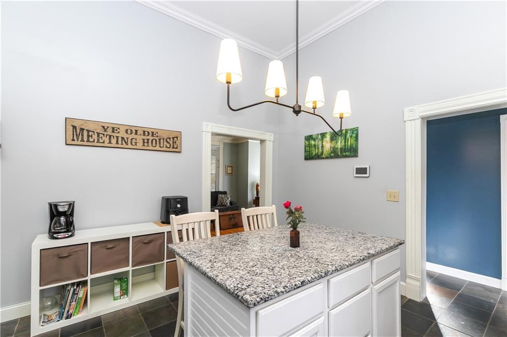 402 N Leonard Street — photo 24
