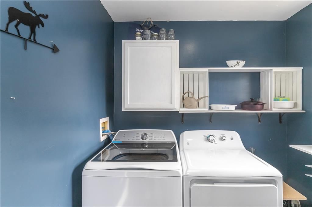402 N Leonard Street — photo 28