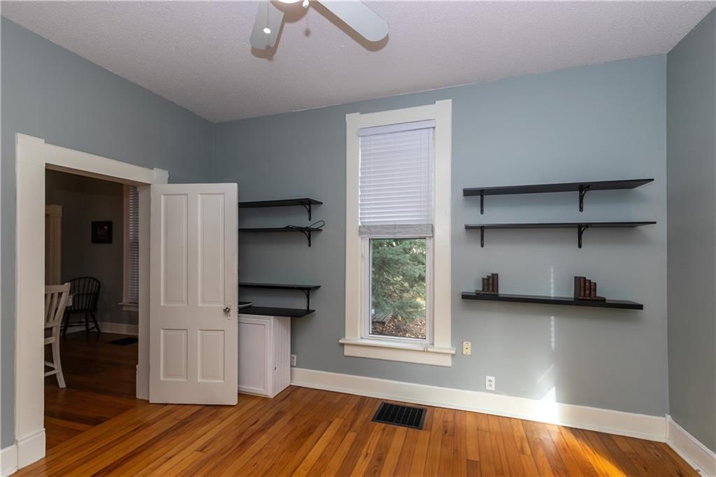 402 N Leonard Street — photo 29