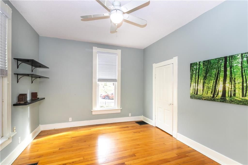 402 N Leonard Street — photo 31