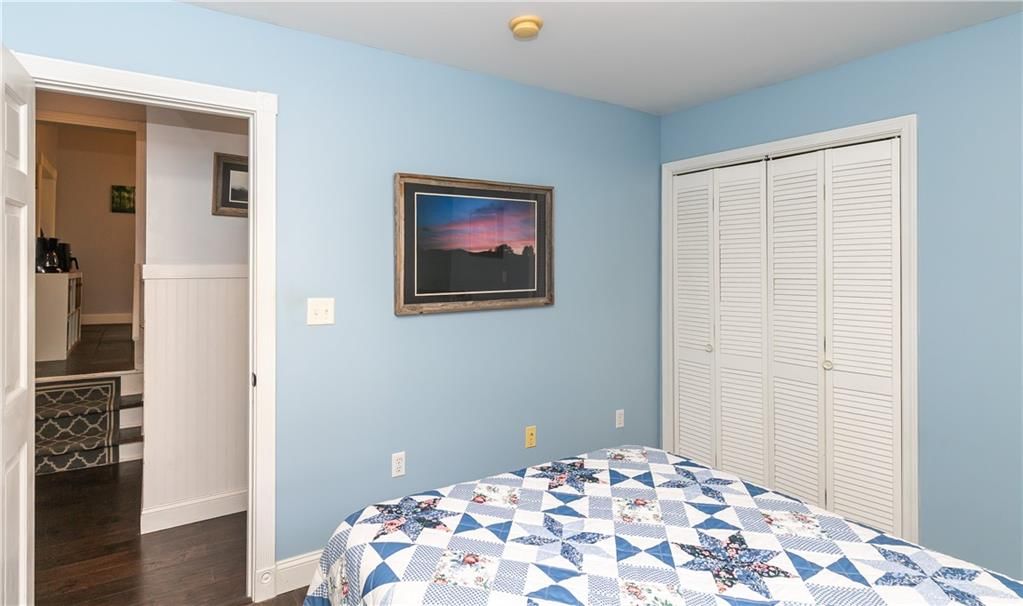 402 N Leonard Street — photo 33